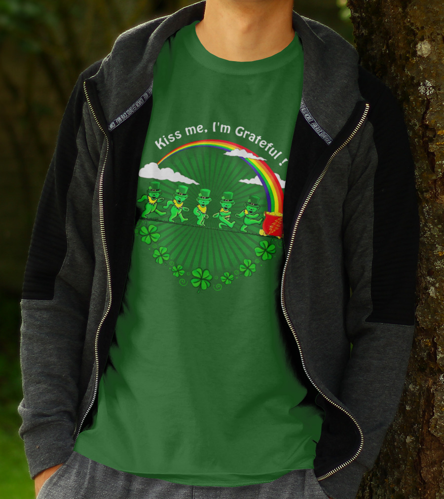 Kiss Me I'm Grateful Rainbow Leprechauns And Shamrock Parade T-Shirt