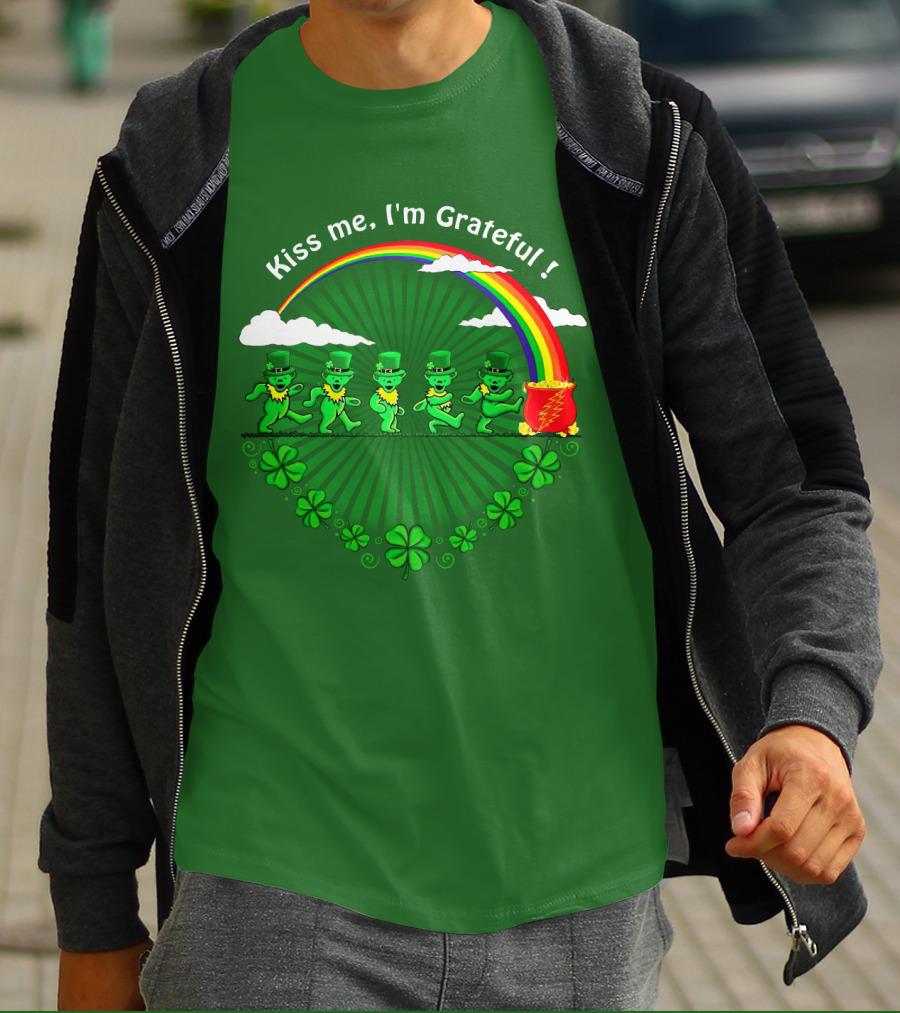 Kiss Me I'm Grateful Rainbow Leprechauns And Shamrock Parade T-Shirt