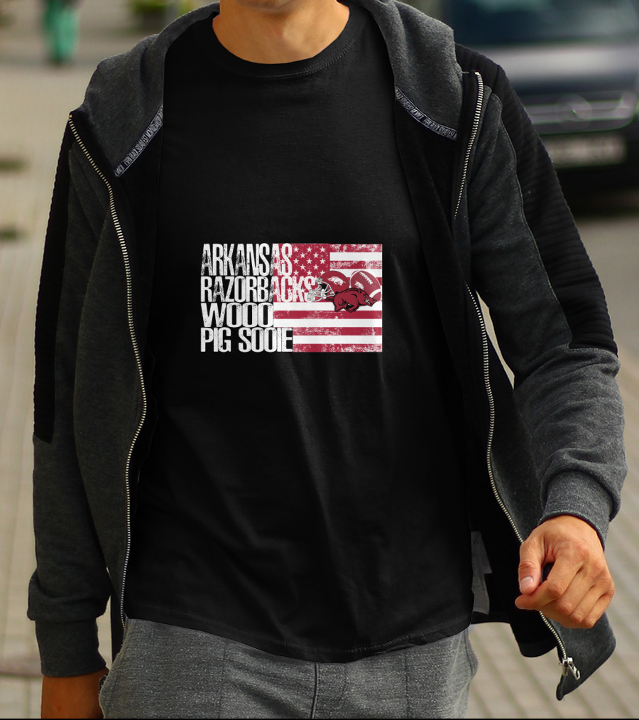 Arkansas Razorbacks Woo Pig Sooie Usa Flag Football Helmets Red White Stripes T-Shirt
