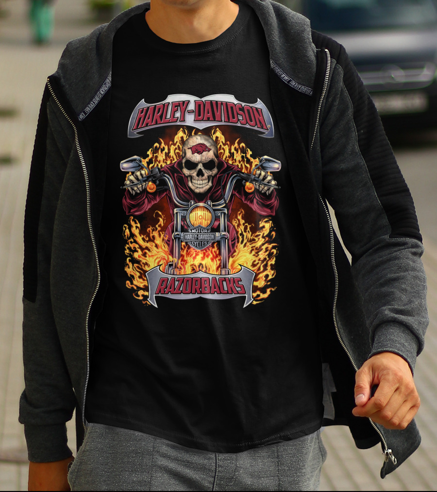 Harley Davidson Motorcycles Razorbacks Ncaa Arkansas Hl1502 Skull Flames Motorcycle T-Shirt