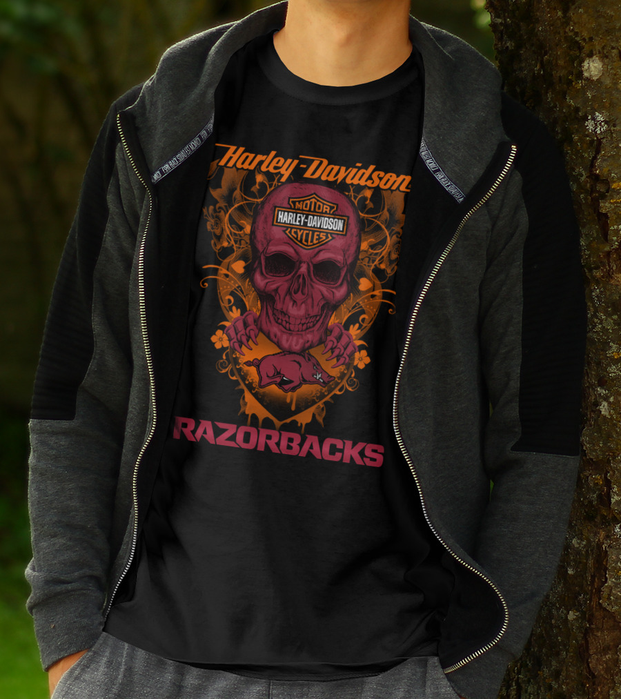 Harley Davidson Motor Cycles Razorbacks Skull Badge T-Shirt