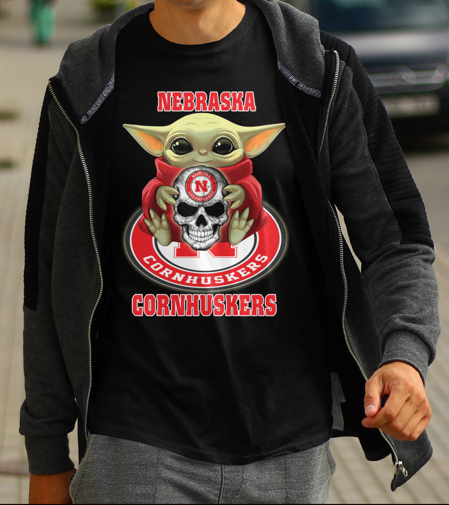 Nebraska Cornhuskers Baby Alien Holding Skull Logo Yd1404 T-Shirt