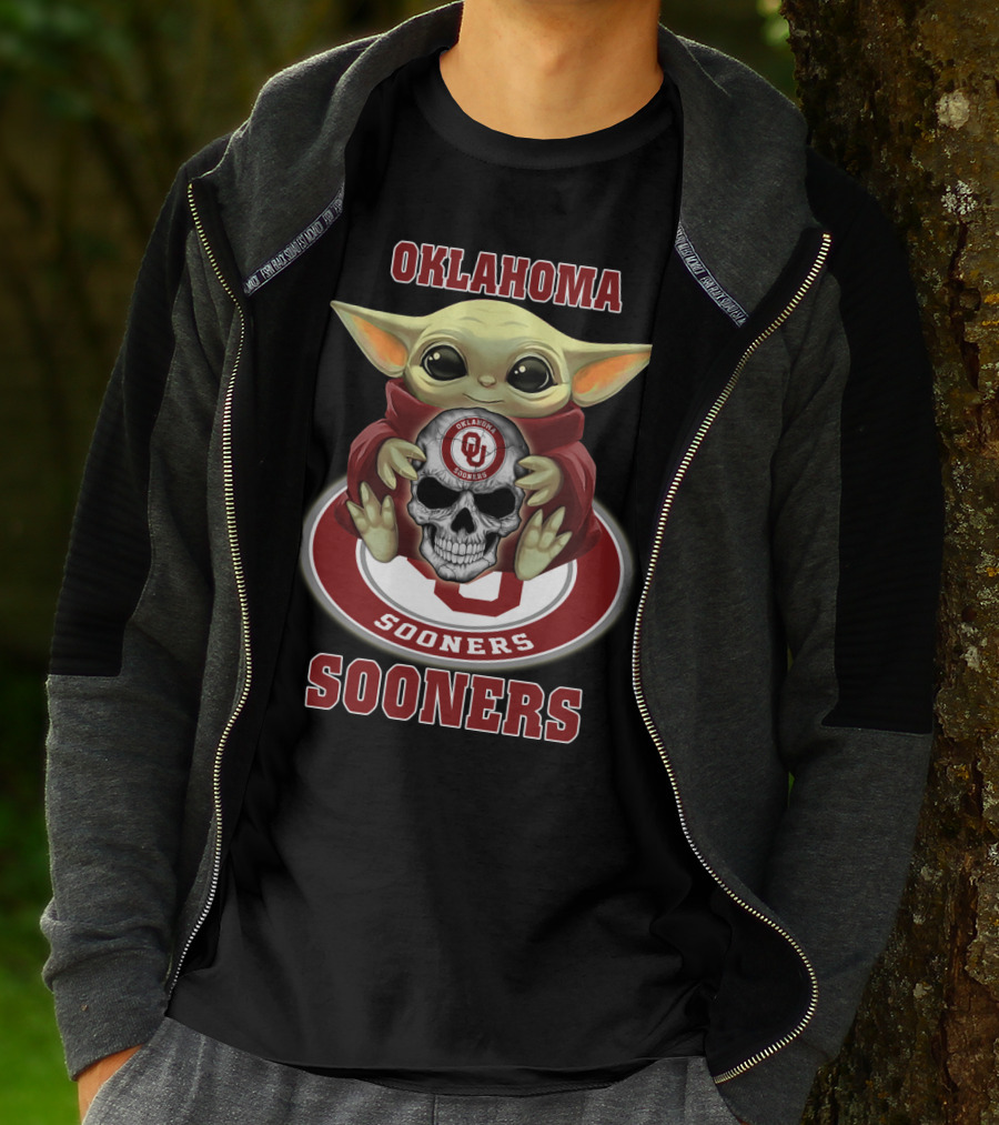 Oklahoma Sooners Baby Yoda Holding Skull T-Shirt