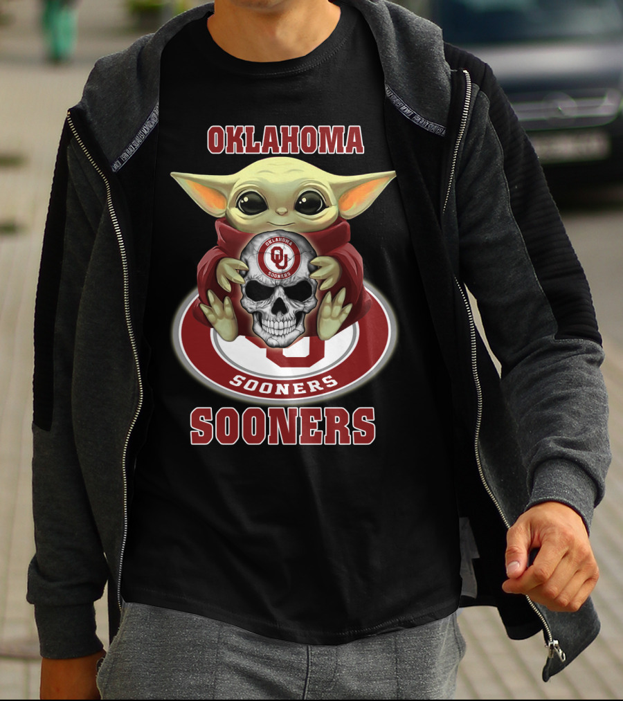 Oklahoma Sooners Baby Yoda Holding Skull T-Shirt