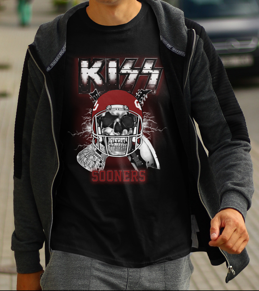Kiss Sooners Football Skull Helmet T-Shirt