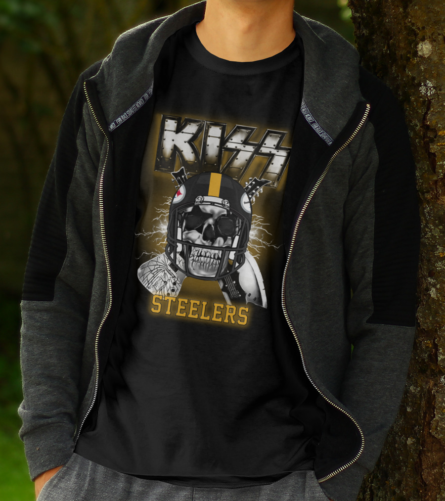 Kiss Steelers Skull Helmet T-Shirt