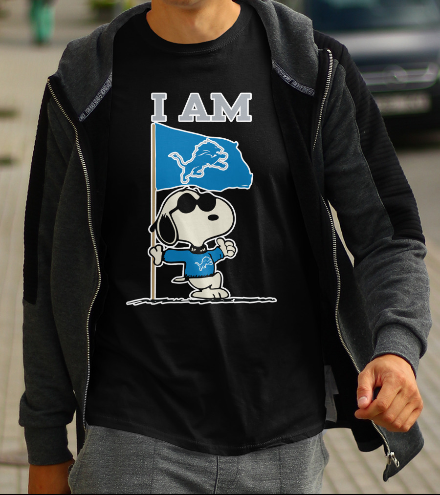 I Am Detroit Lions Snoopy Flag Football Fan T-Shirt