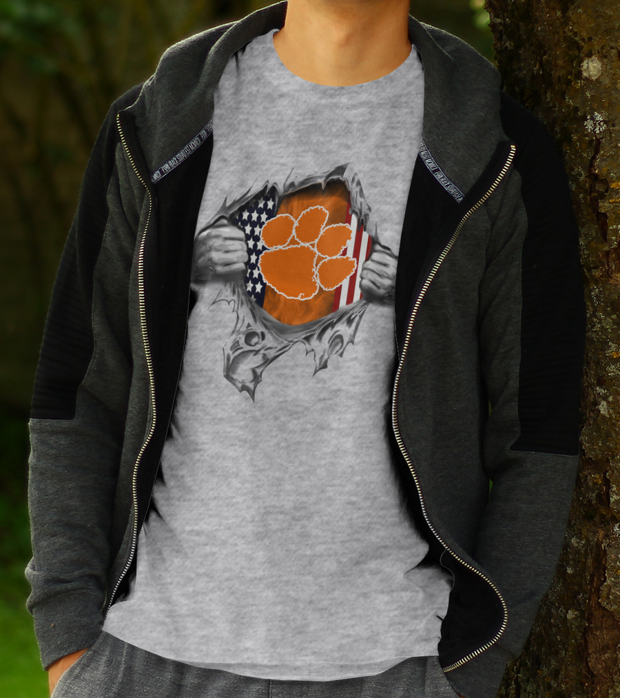 Clemson Tigers Paw Print American Flag Ripped T-Shirt
