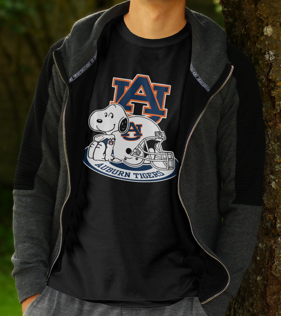 Auburn Tigers Snoopy Au Football Helmet T-Shirt