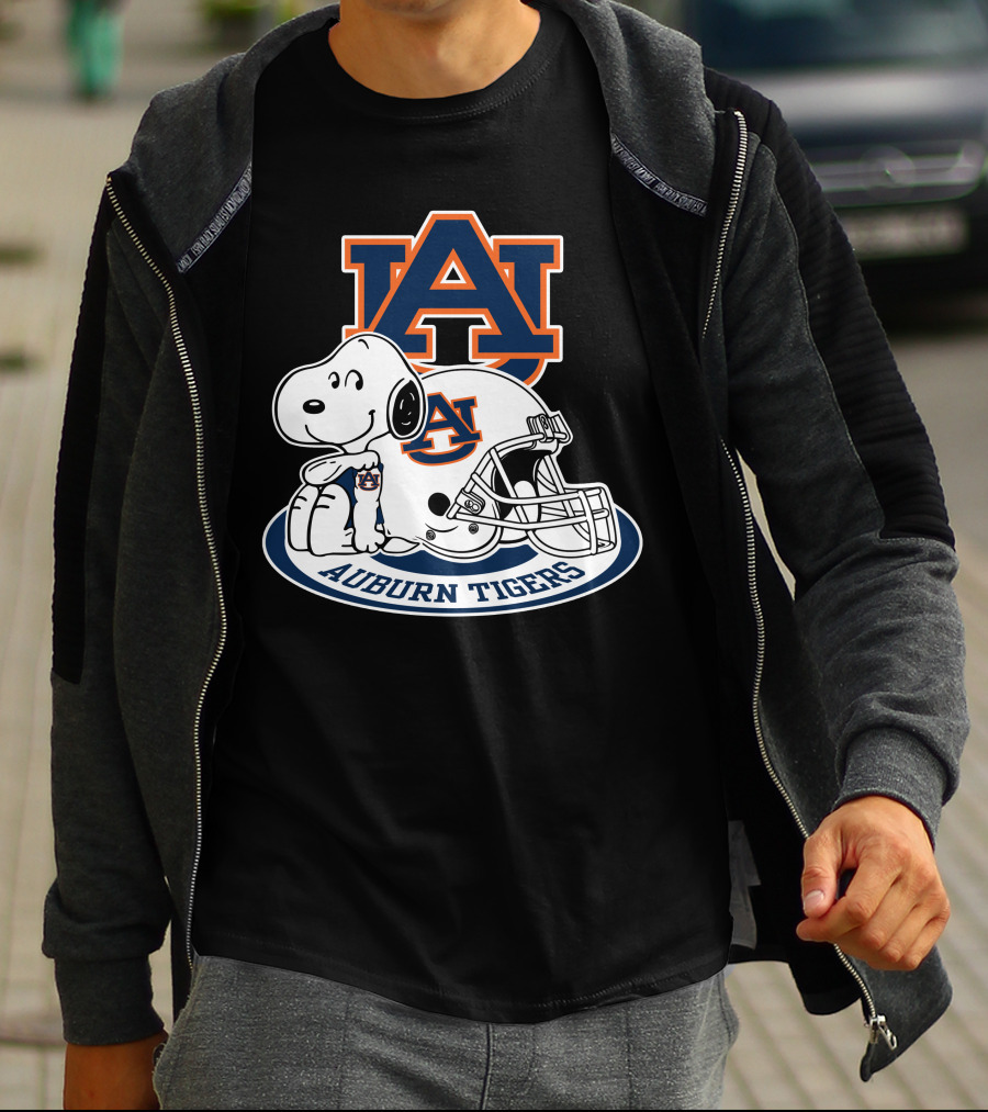 Auburn Tigers Snoopy Au Football Helmet T-Shirt