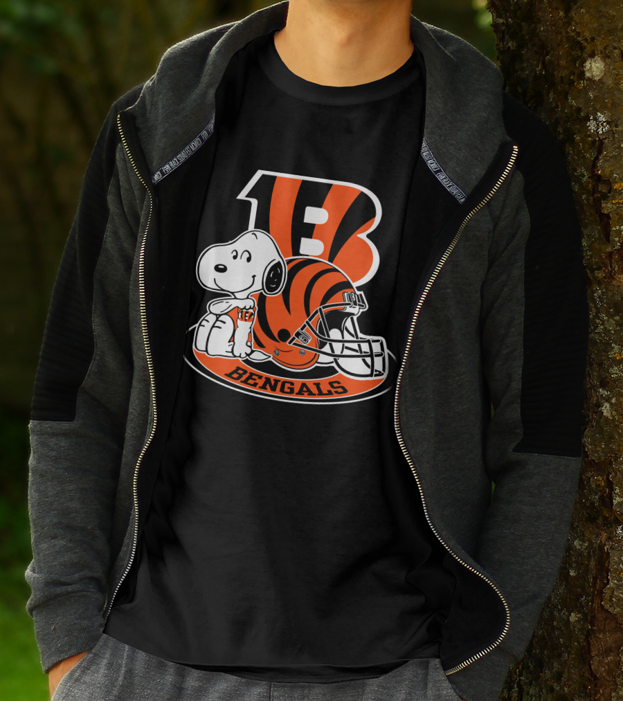 Cincinnati Bengals Snoopy Football Helmet Number One Fan T-Shirt