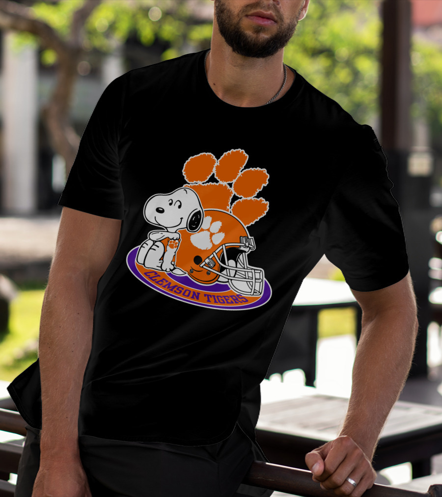 Clemson Tigers Snoopy Paw Print Helmet T-Shirt