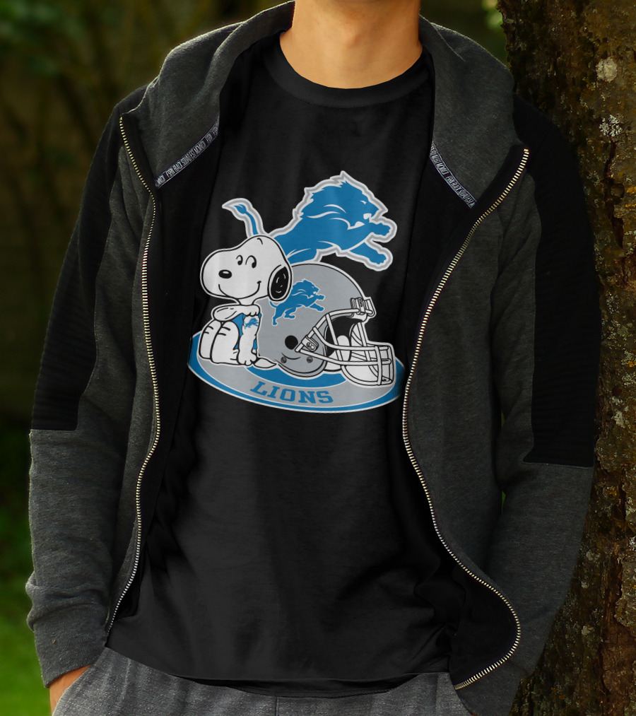 Detroit Lions Snoopy Helmet Nfl Team Logo Peanuts Featured T-Shirt