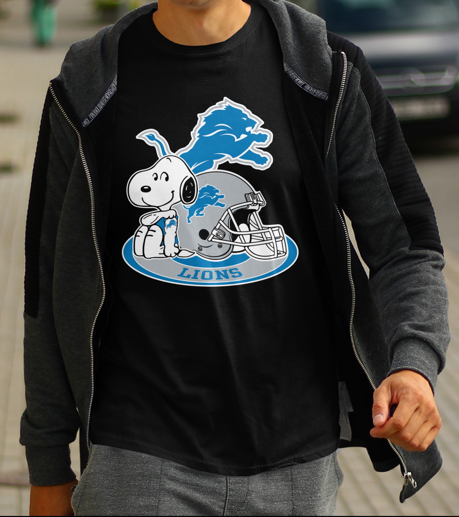 Detroit Lions Snoopy Helmet Nfl Team Logo Peanuts Featured T-Shirt
