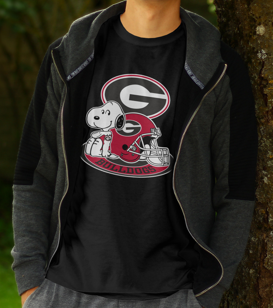 Georgia Bulldogs Snoopy Football Helmet T-Shirt
