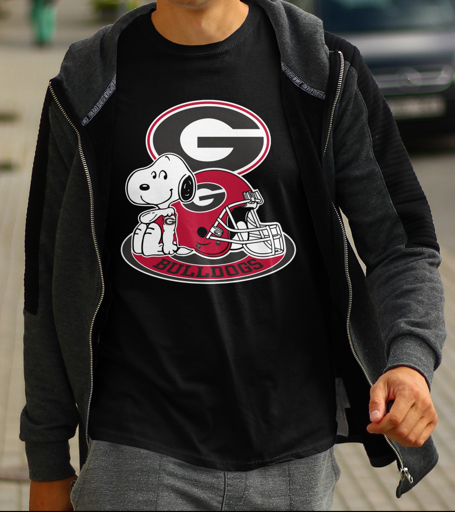 Georgia Bulldogs Snoopy Football Helmet T-Shirt