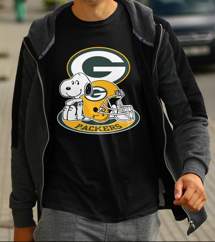 Green Bay Packers Snoopy Helmet T-Shirt