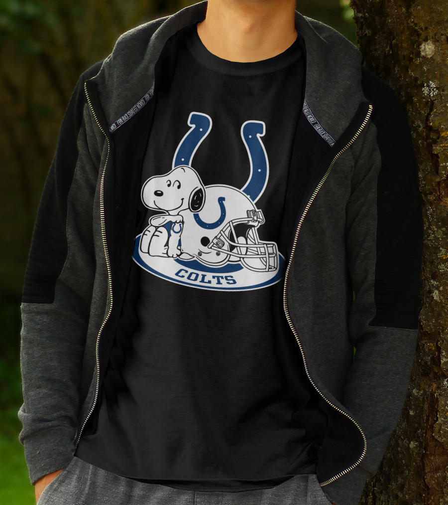 Indianapolis Colts Snoopy With Helmet And Horseshoe T-Shirt