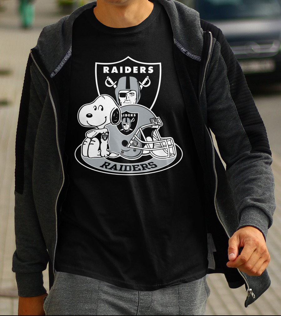 Las Vegas Raiders Snoopy Helmet And Shield T-Shirt