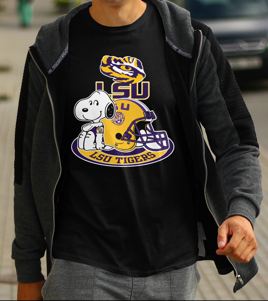 Lsu Tigers Snoopy Football Helmet T-Shirt