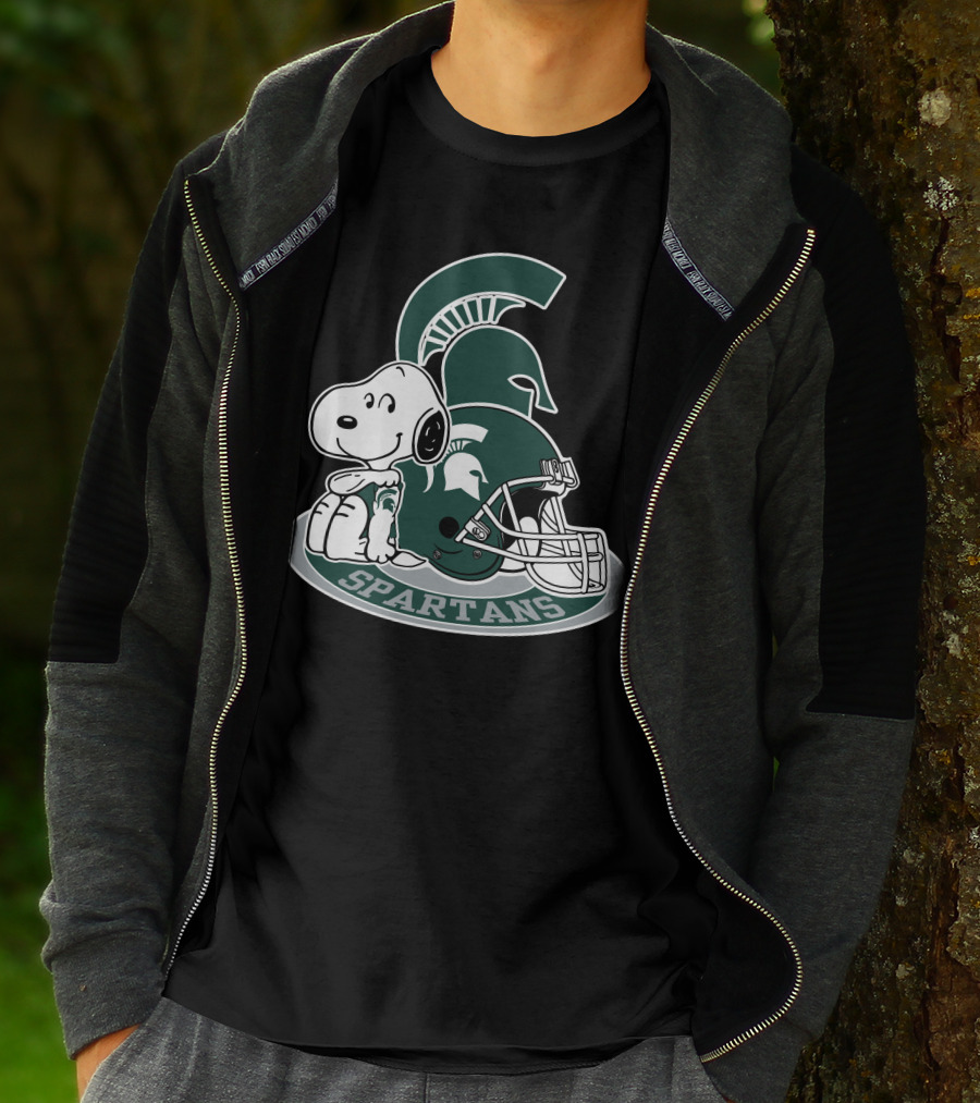 Snoopy Michigan State Spartans Football Helmet T-Shirt