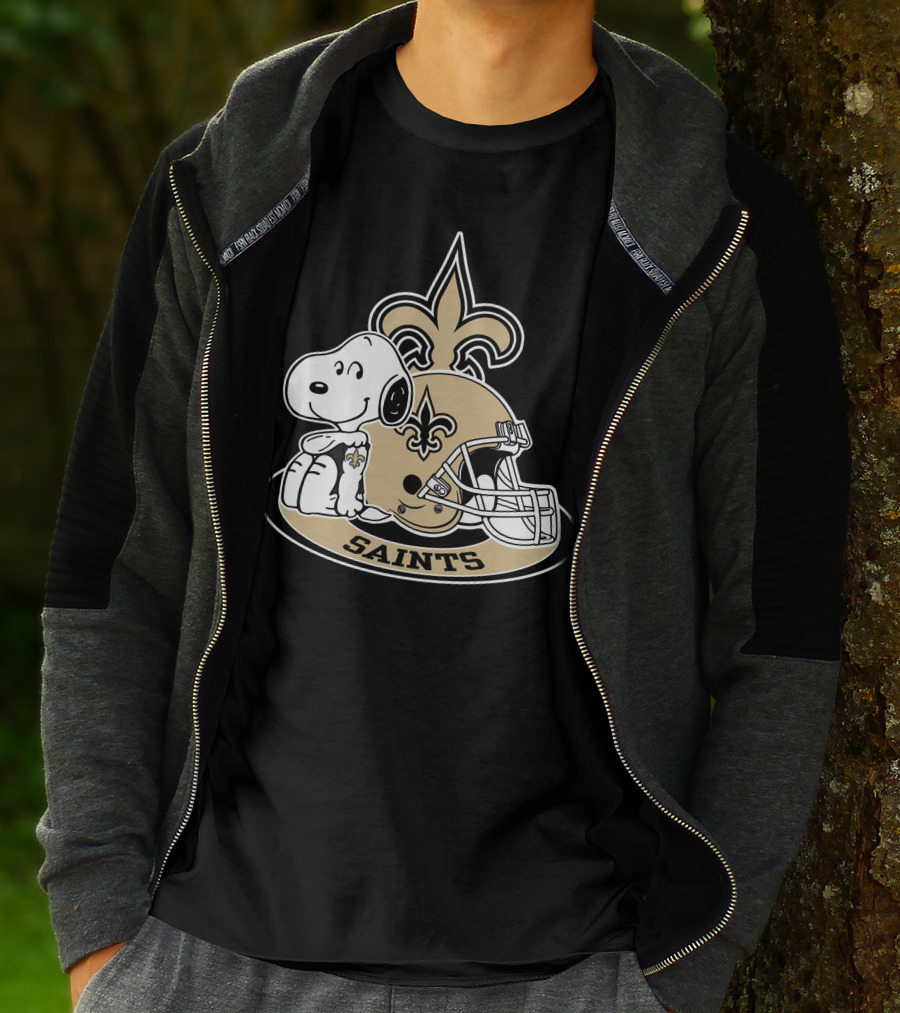 Snoopy New Orleans Saints Football Helmet Fleur-De-Lis T-Shirt