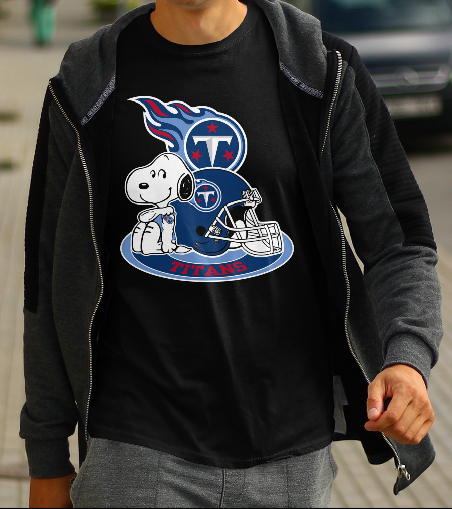 Tennessee Titans Snoopy Football Mascot T-Shirt