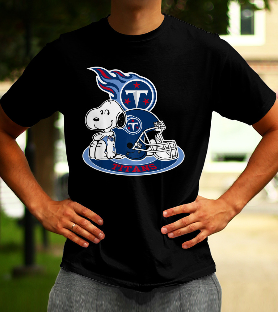 Tennessee Titans Snoopy Football Mascot T-Shirt