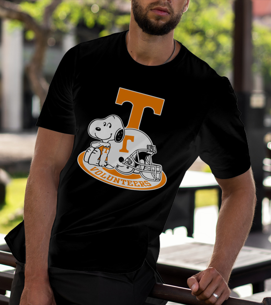 Snoopy Tennessee Volunteers Football Helmet T-Shirt
