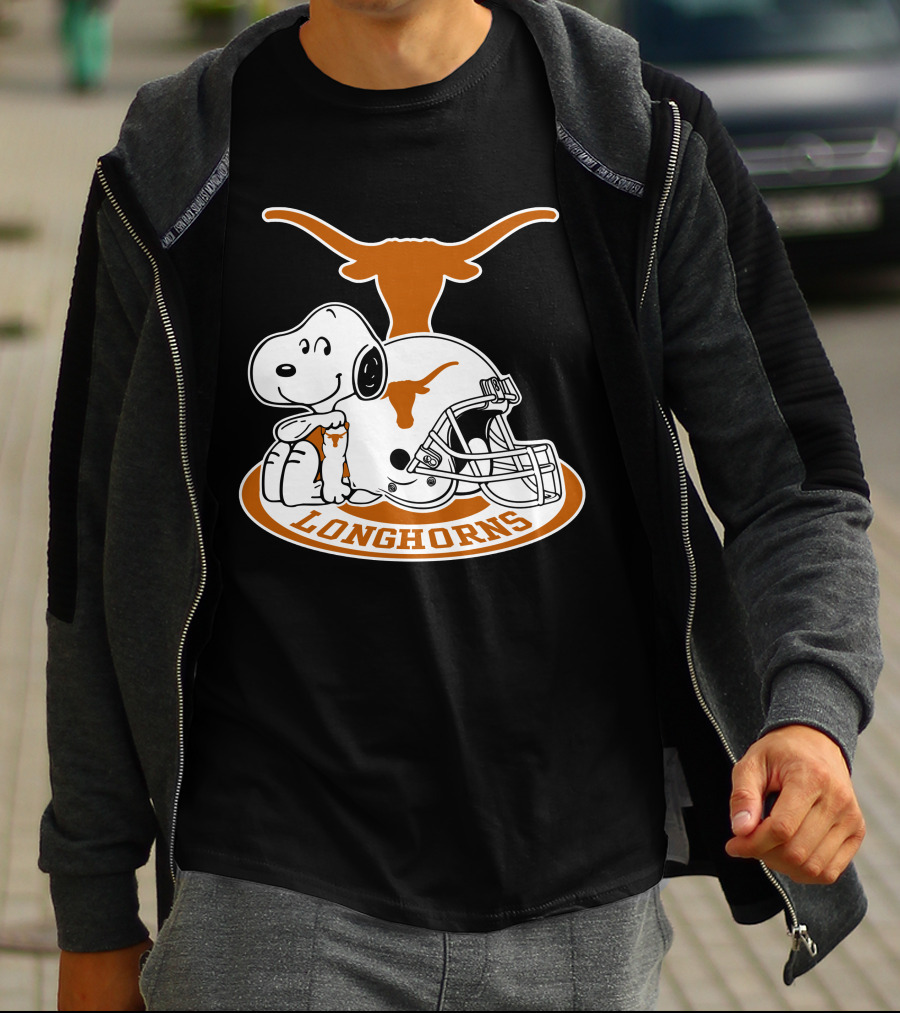 Texas Longhorns Snoopy Football Helmet T-Shirt