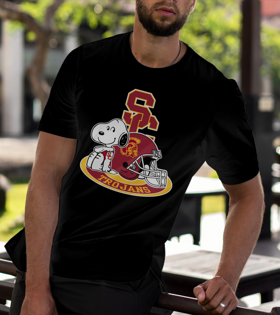 Usc Trojans Snoopy Football Helmet T-Shirt