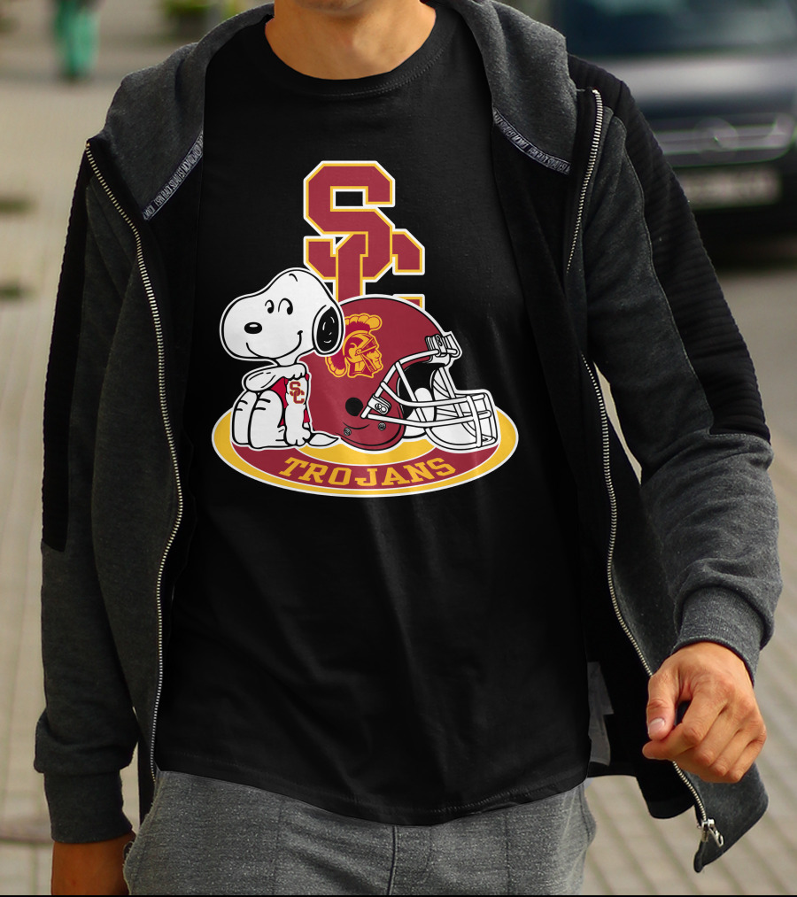 Usc Trojans Snoopy Football Helmet T-Shirt