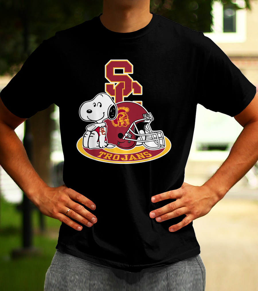 Usc Trojans Snoopy Football Helmet T-Shirt