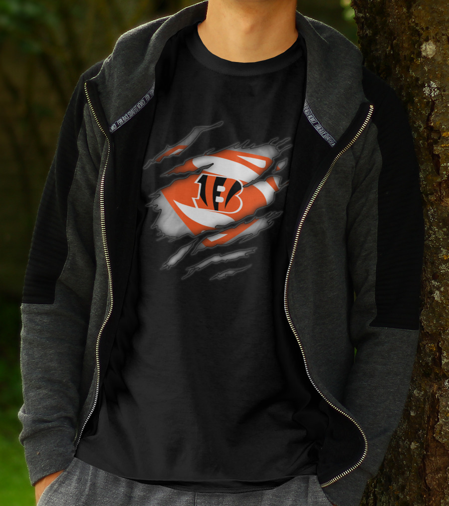 Cincinnati Bengals Superman Logo Ripped T-Shirt