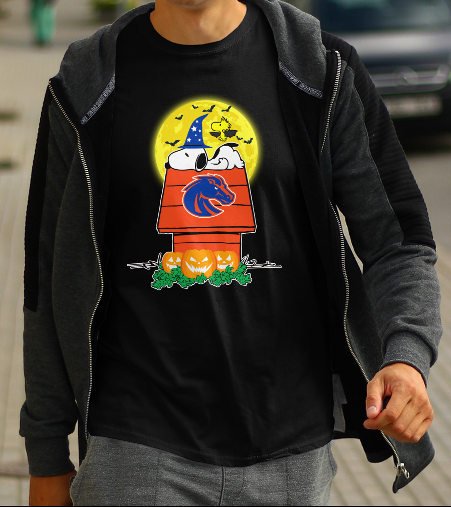 Boise State Broncos Snoopy Woodstock Halloween Pumpkins Moon Bats T-Shirt