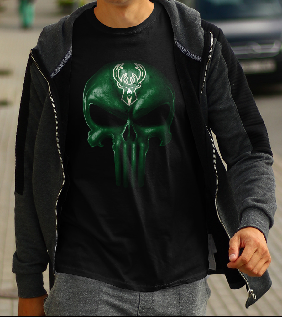 Milwaukee Bucks Skull Symbol With Team T-Shirt