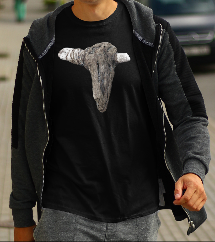 Beach Hunt Driftwood Sculpture Bull Skull Coastal T-Shirt