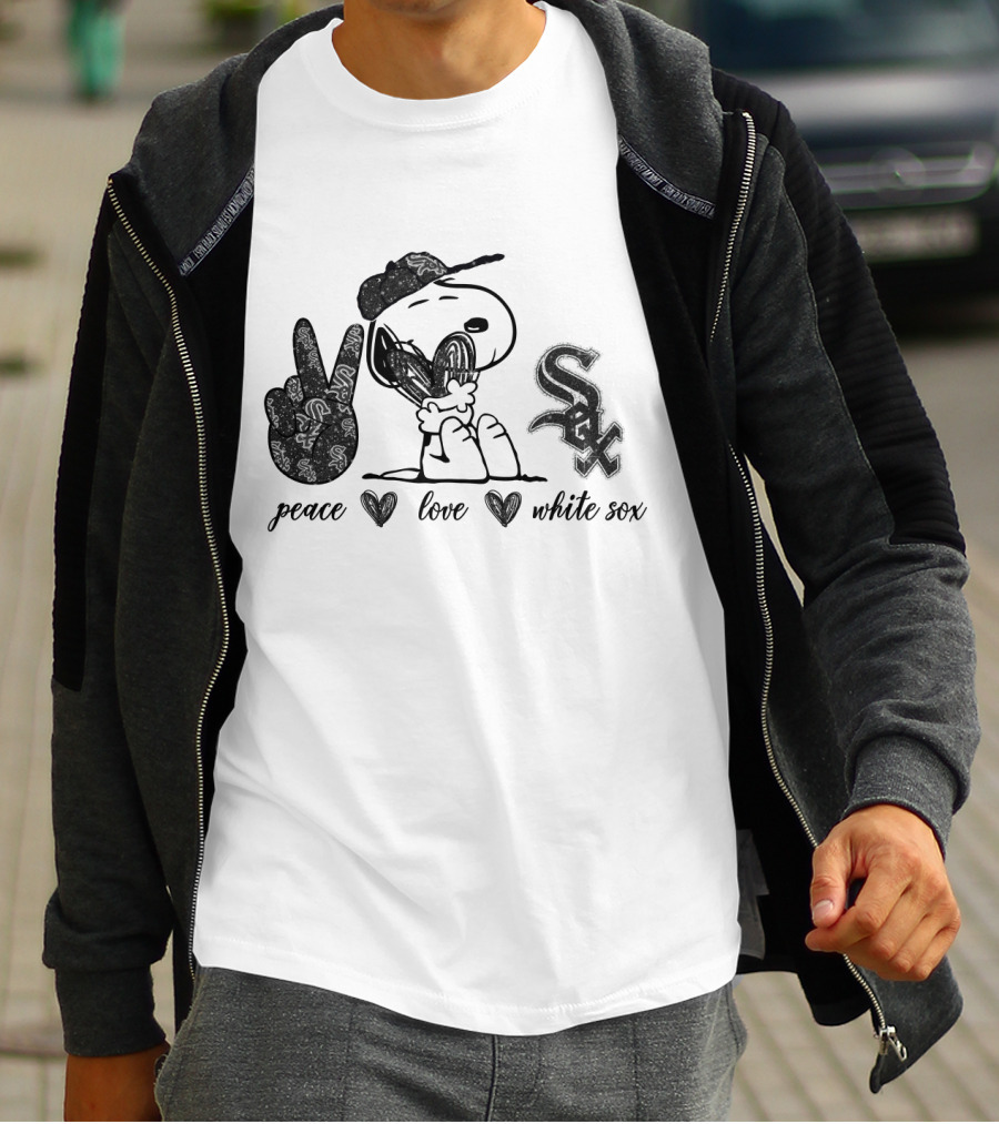 Peace Love Chicago White Sox Snoopy Baseball Fan T-Shirt
