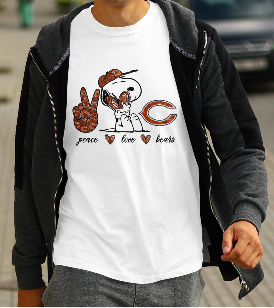 Peace Love Chicago Bears Snoopy Victory T-Shirt