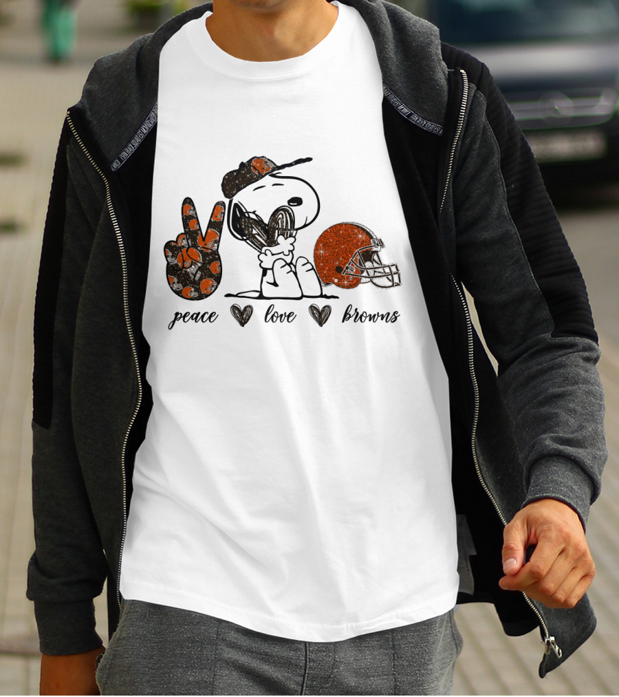 Peace Love Cleveland Browns Snoopy Football Fan T-Shirt