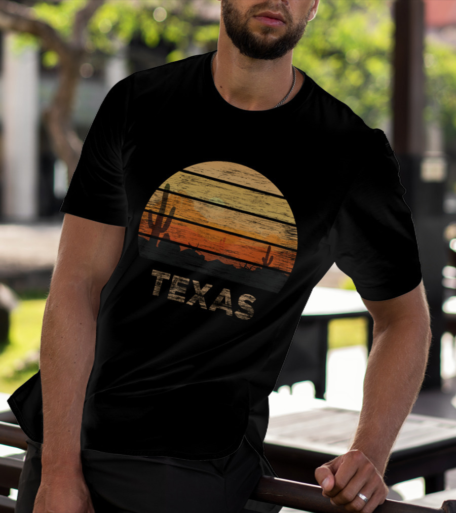 Texas 1980s Vintage Style Desert Sunset Cactus Scene T-Shirt
