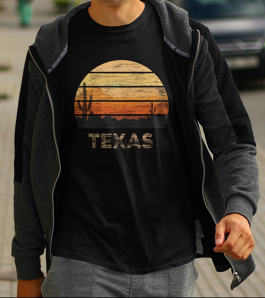 Texas 1980s Vintage Style Desert Sunset Cactus Scene T-Shirt