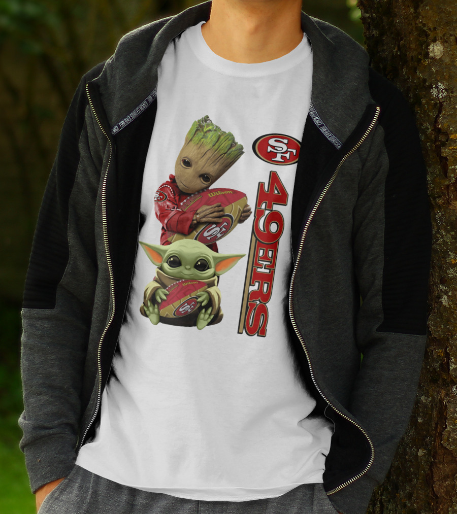 Baby Groot And Baby Yoda Hug San Francisco 49ers Football T-Shirt
