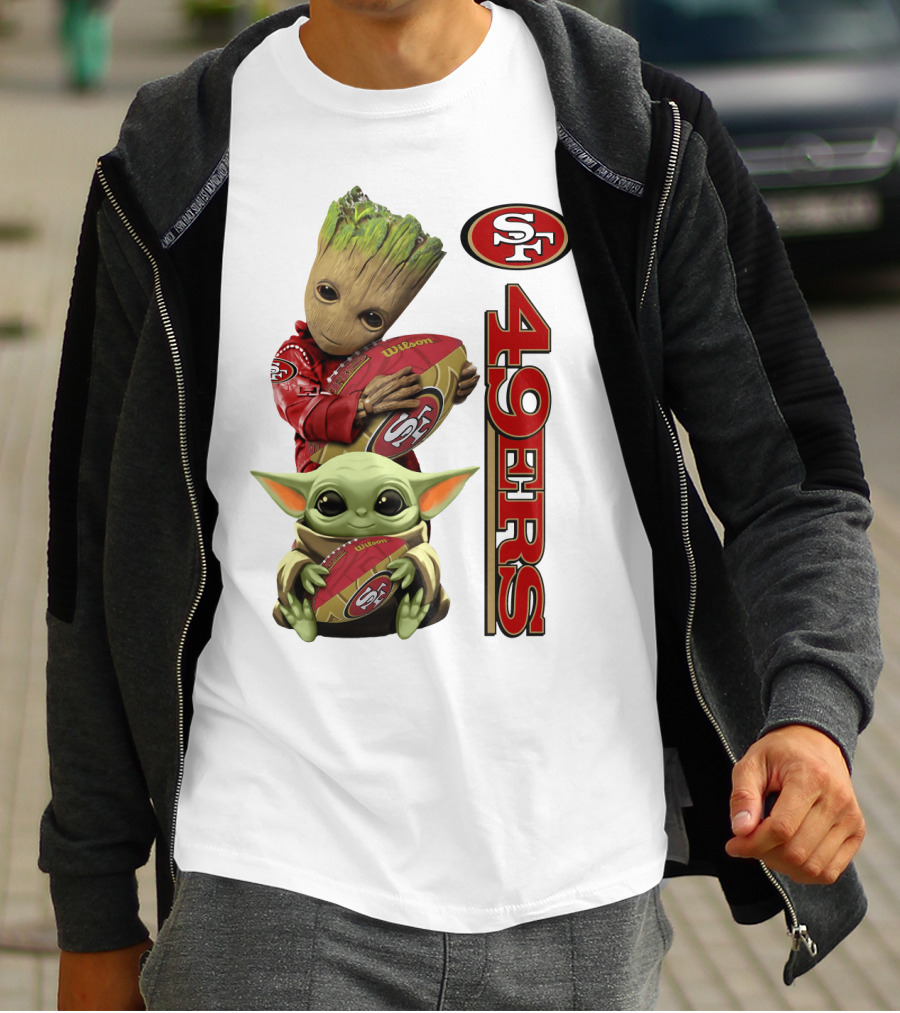 Baby Groot And Baby Yoda Hug San Francisco 49ers Football T-Shirt