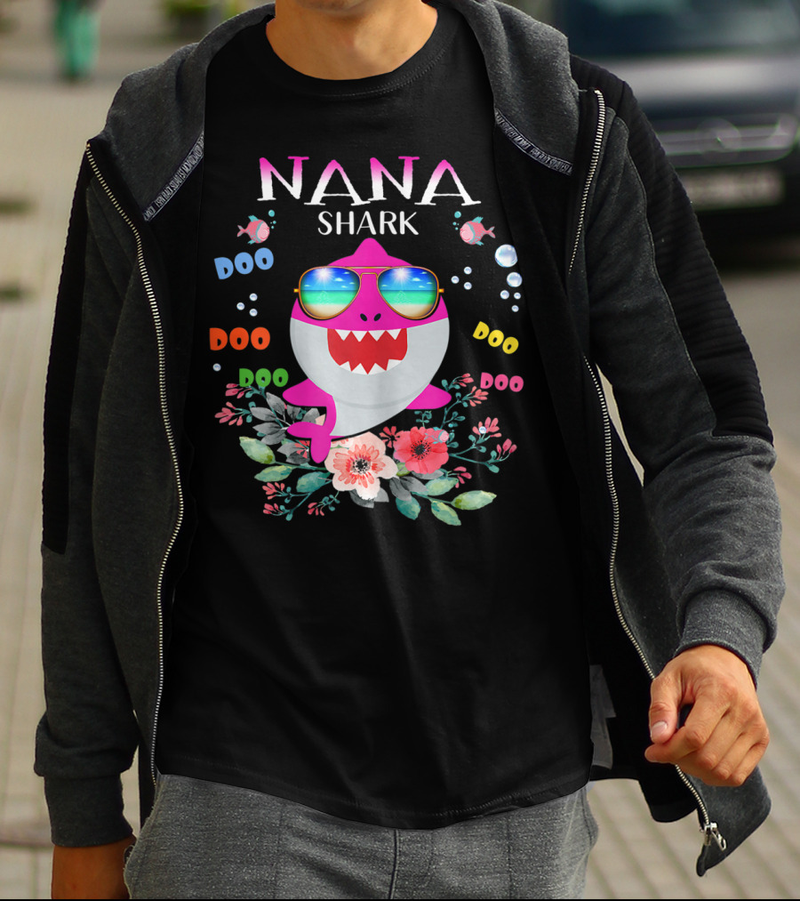Nana Shark Doo Doo Doo Sunglasses Flowers Bubbles T-Shirt