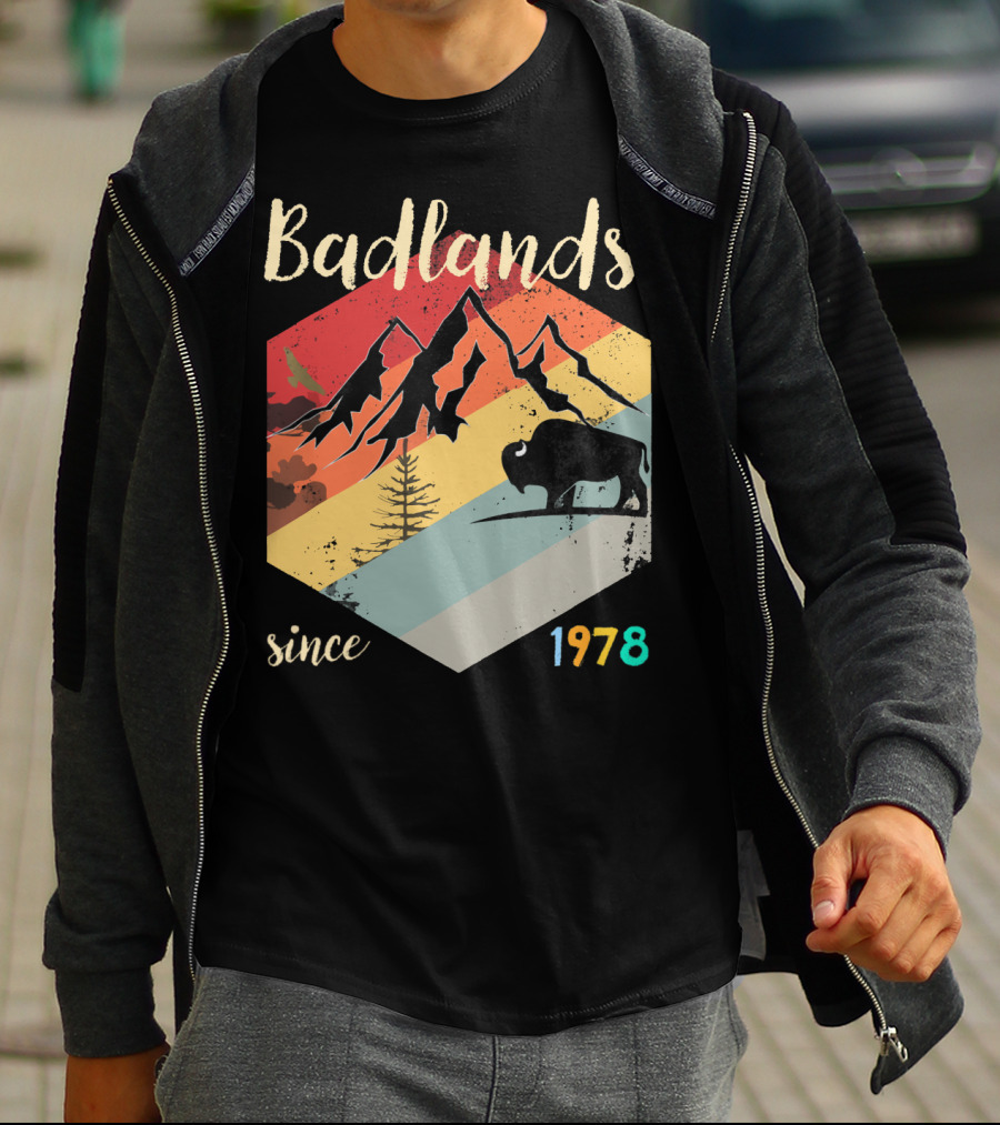 Badlands Since 1978 South Dakota National Park Hiking Mountain Bison T-Shirt