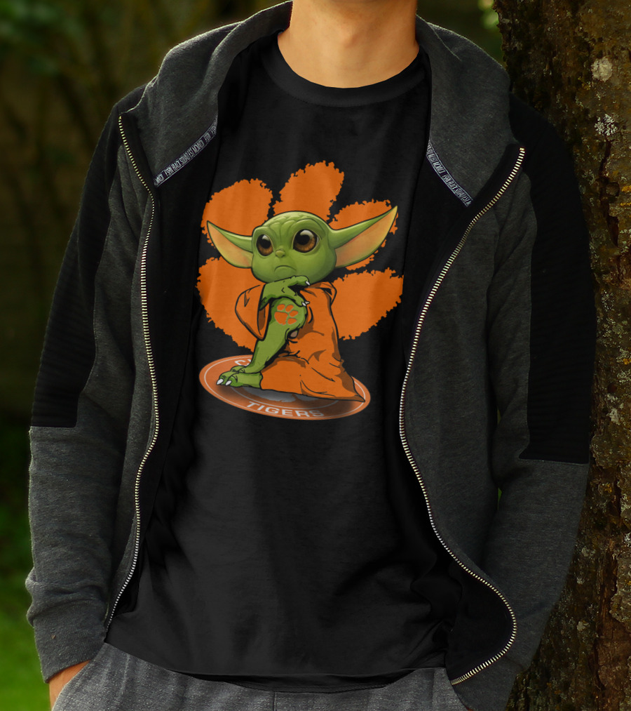 Clemson Tigers Baby Yoda Paw Prints T-Shirt