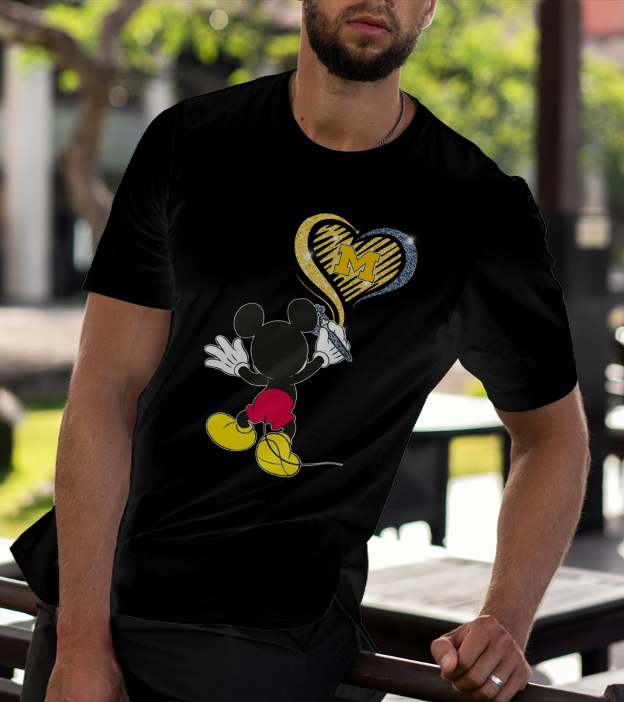 Mickey Mouse Drawing Heart With Michigan Wolverines T-Shirt