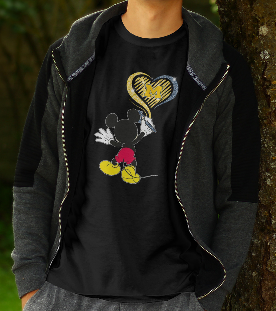 Mickey Mouse Drawing Heart With Michigan Wolverines T-Shirt