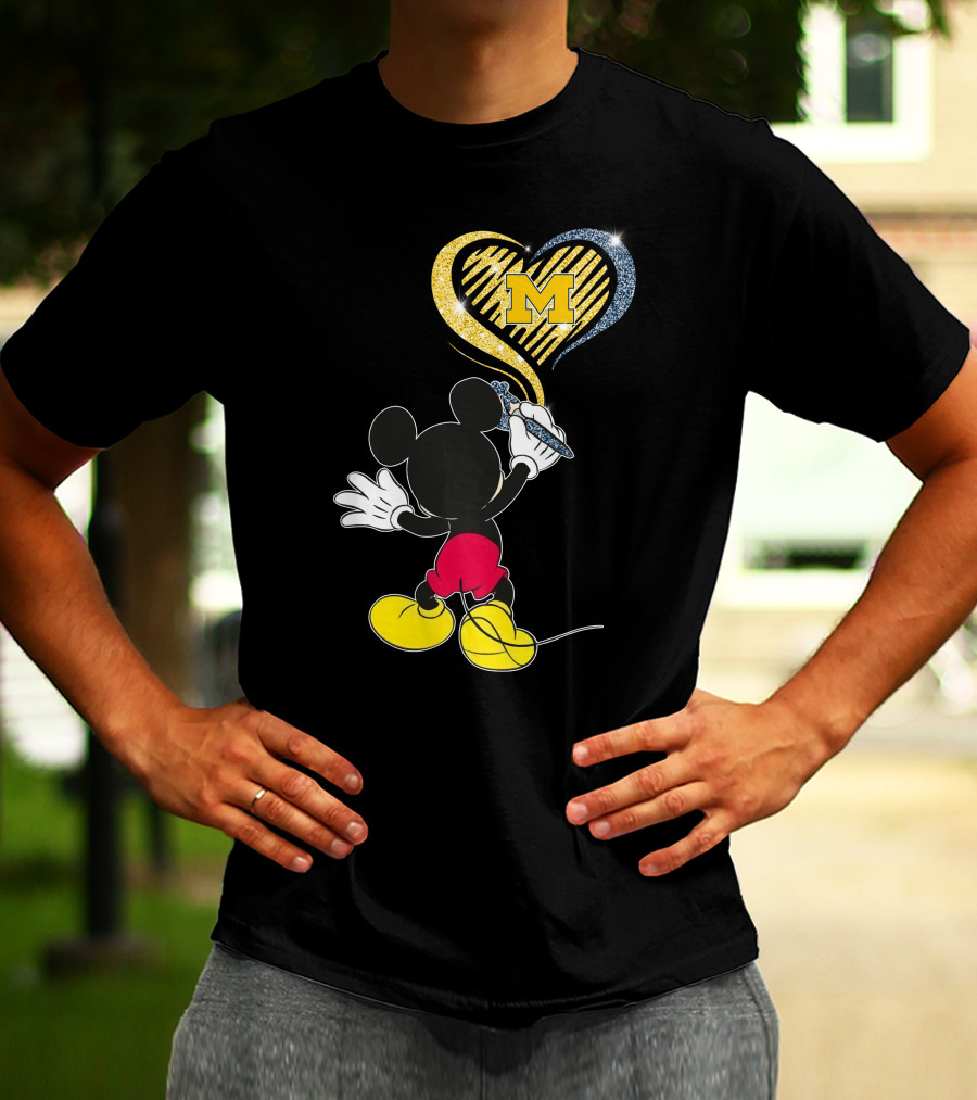 Mickey Mouse Drawing Heart With Michigan Wolverines T-Shirt